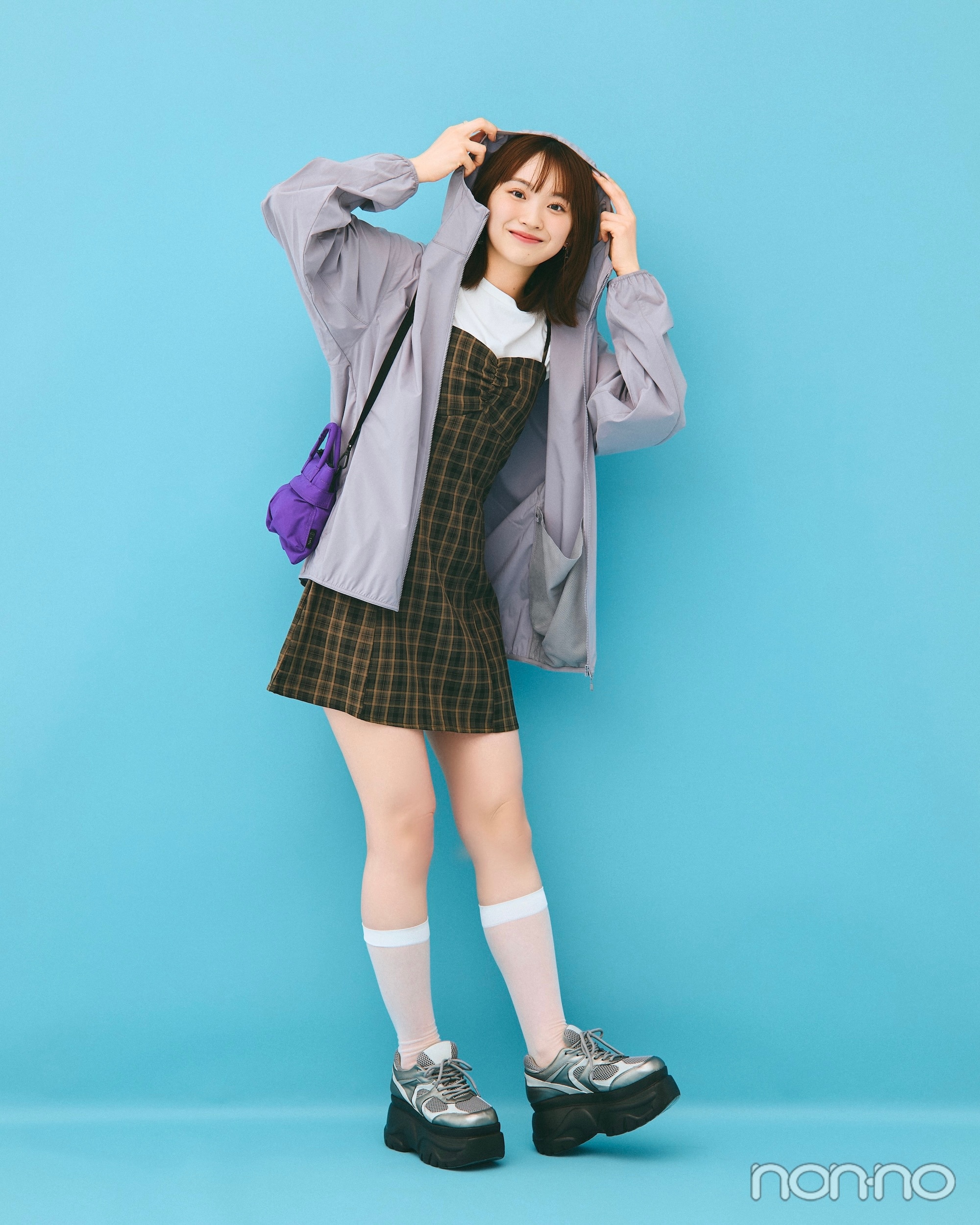 小雨の日の撥水パーカコーデ