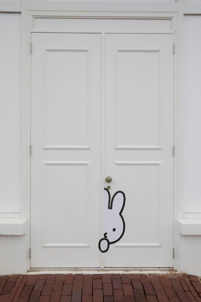 ドアにもミッフィー