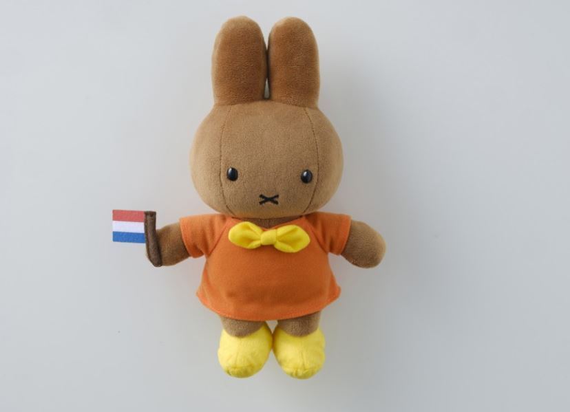 メラニー　ぬいぐるみ