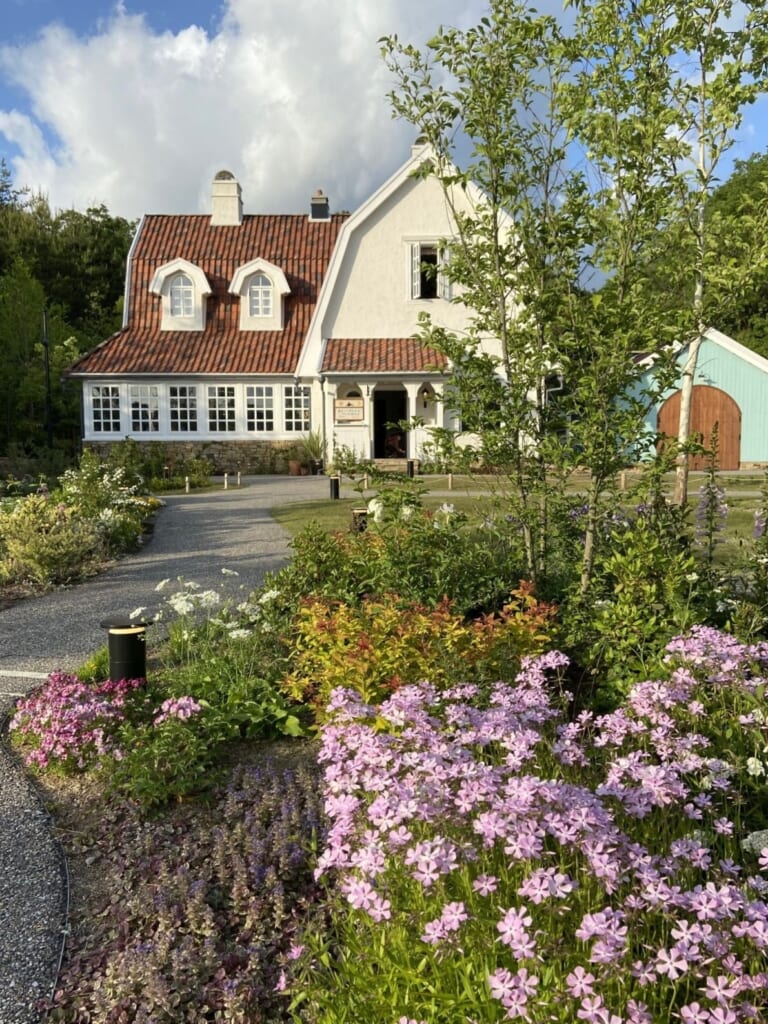 『ジブリパーク』「魔女の谷」の「オキノ邸」外観