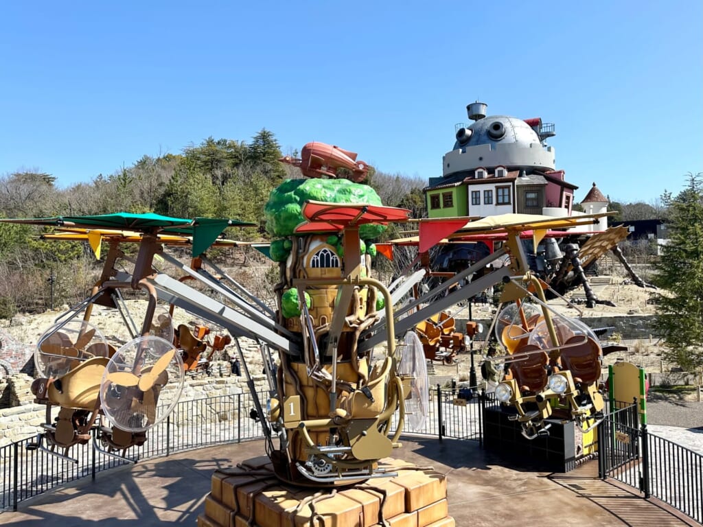 『ジブリパーク』「魔女の谷」に完成した乗り物系アトラクション、フライングマシン