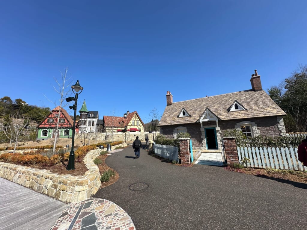 『ジブリパーク』「魔女の谷」の「魔女の家」