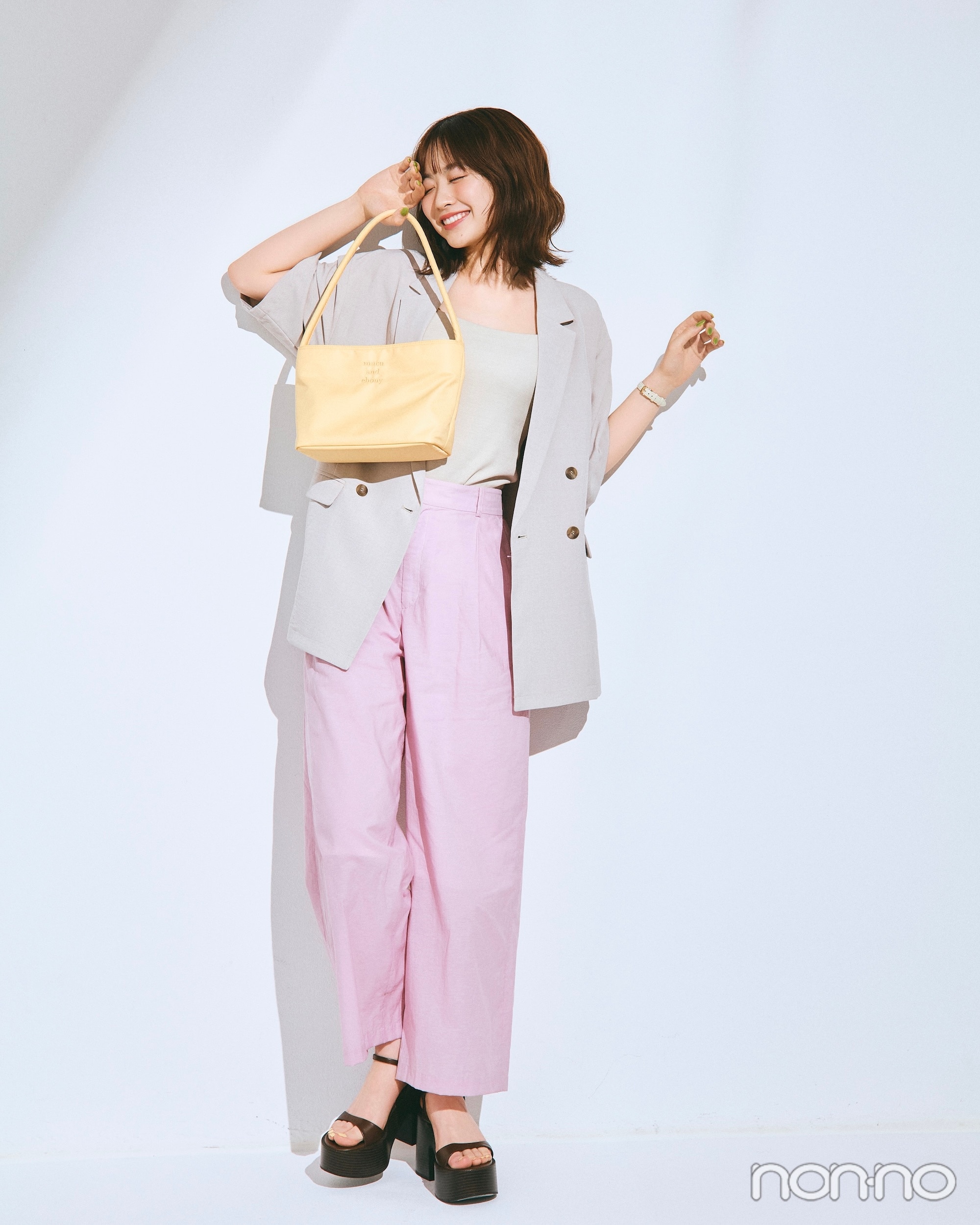 気温30度の日のジャケパンコーデ