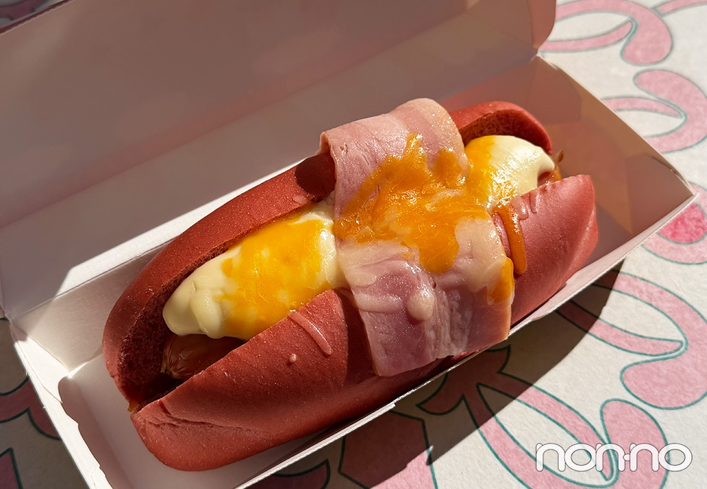 ホットドッグのスペシャルセット、ディズニーランドのクリスマス食べ歩きフード