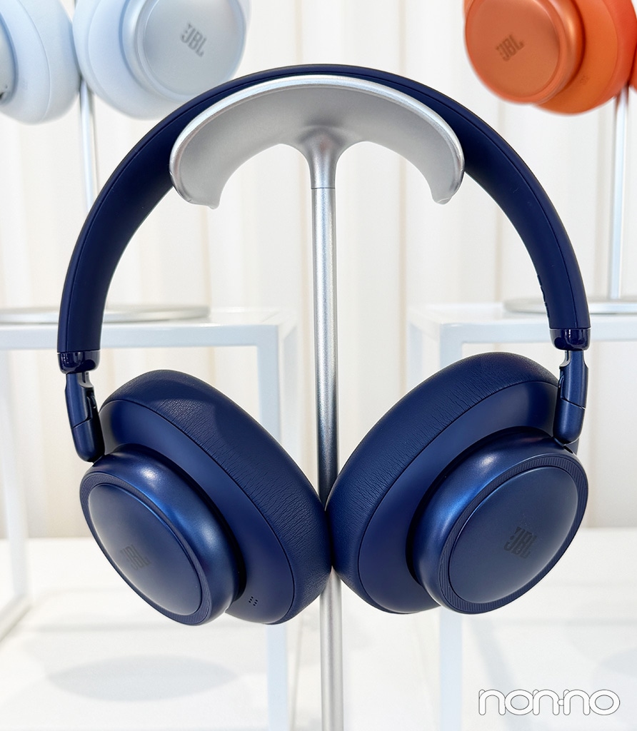 『JBL Live 780NC』のブルー