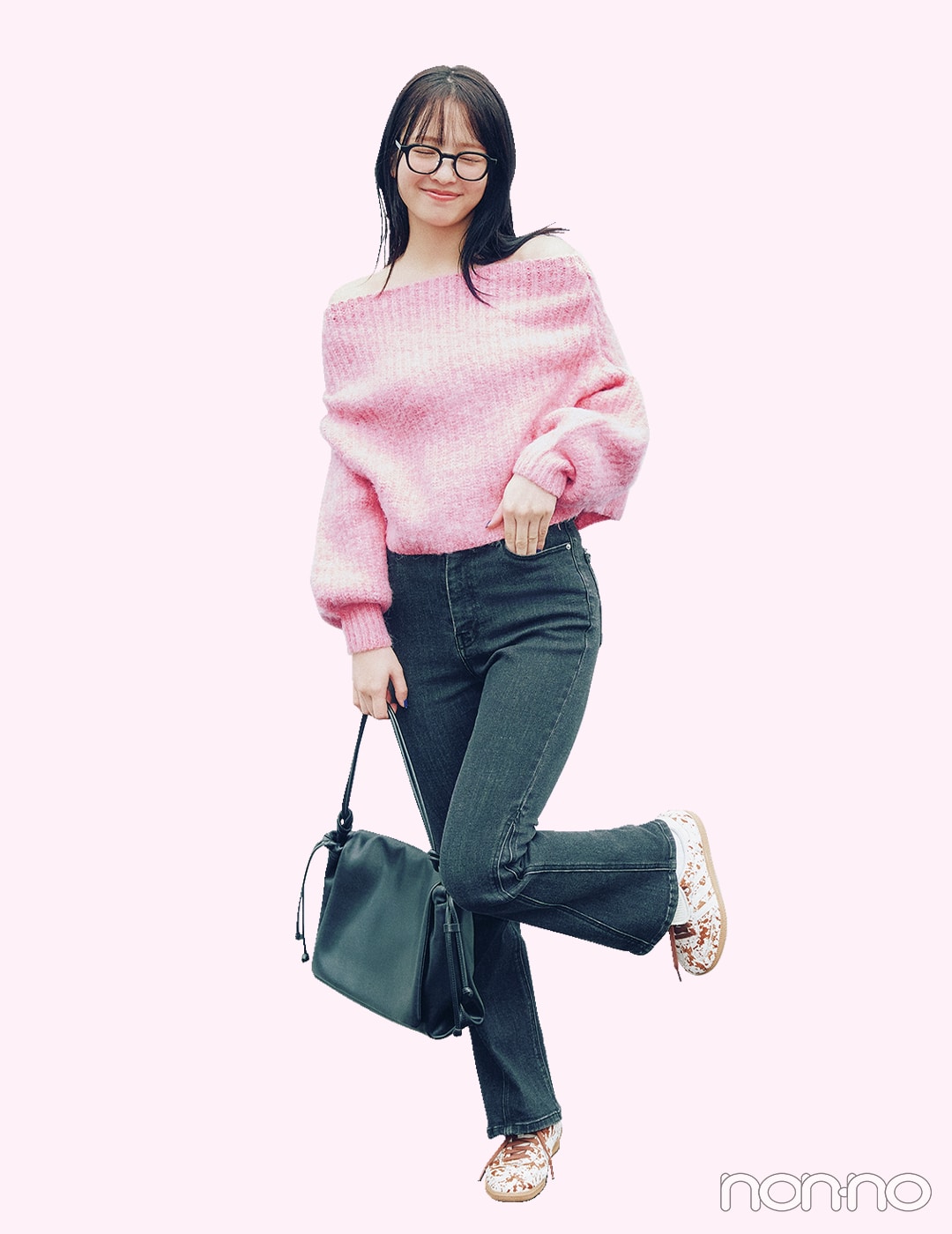 横田真悠の大学生1週間コーデ、金曜日のオフショルスタイル