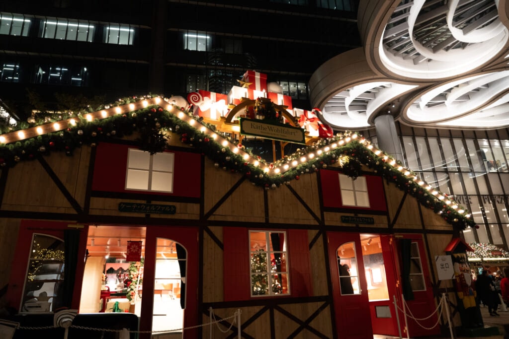 麻布台ヒルズ クリスマスマーケット　Käthe Wohlfahrt　外観