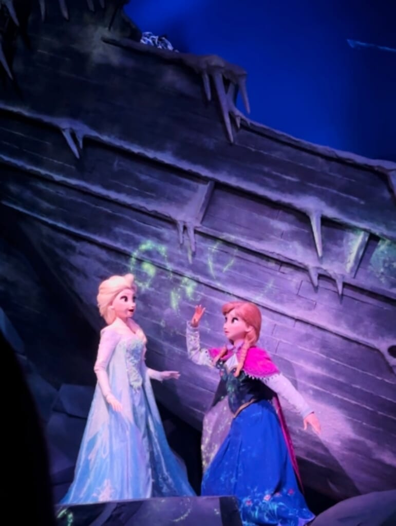 ディズニー ファンタジースプリングス　アナと雪の女王アトラクション