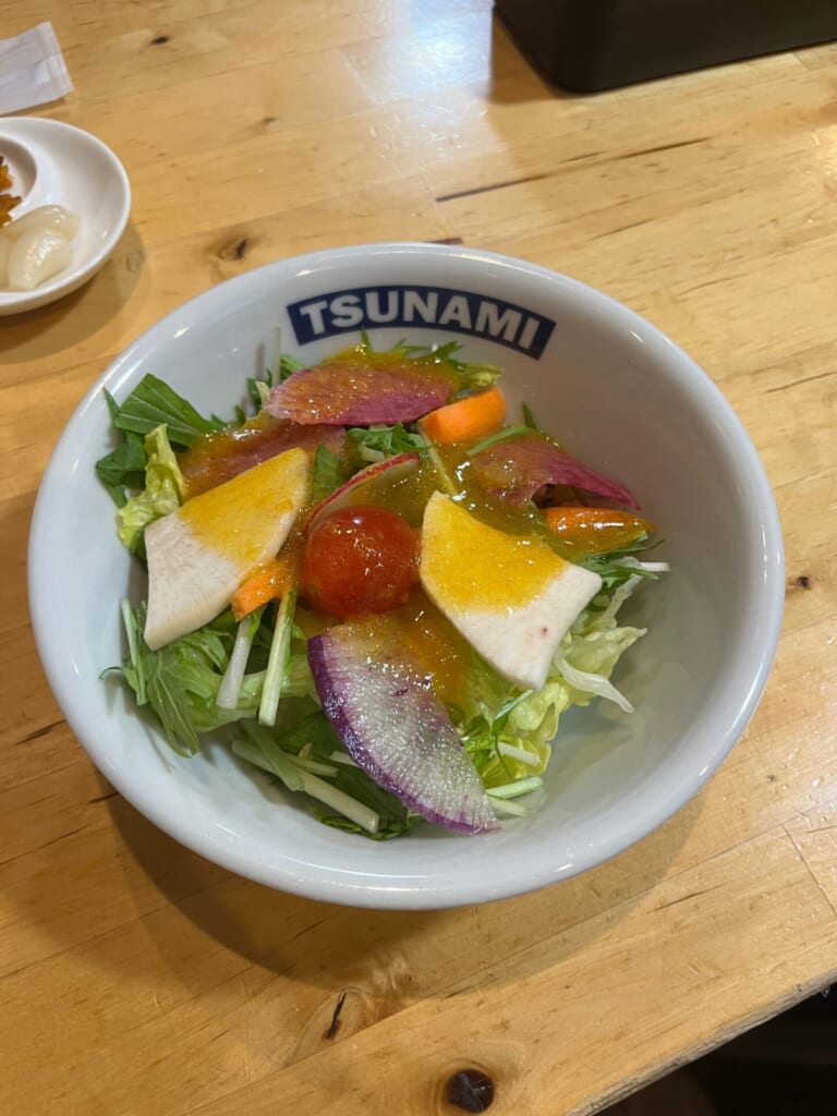 横須賀名物　Tsunami　サラダ