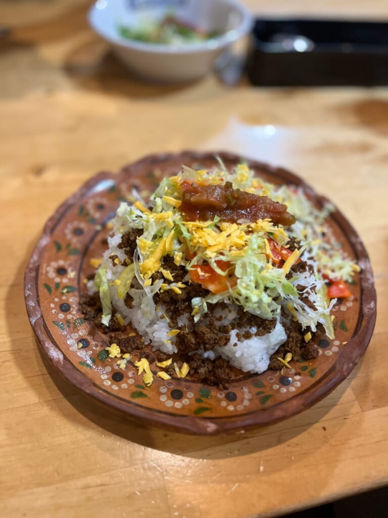 横須賀名物　Tsunami　タコライス