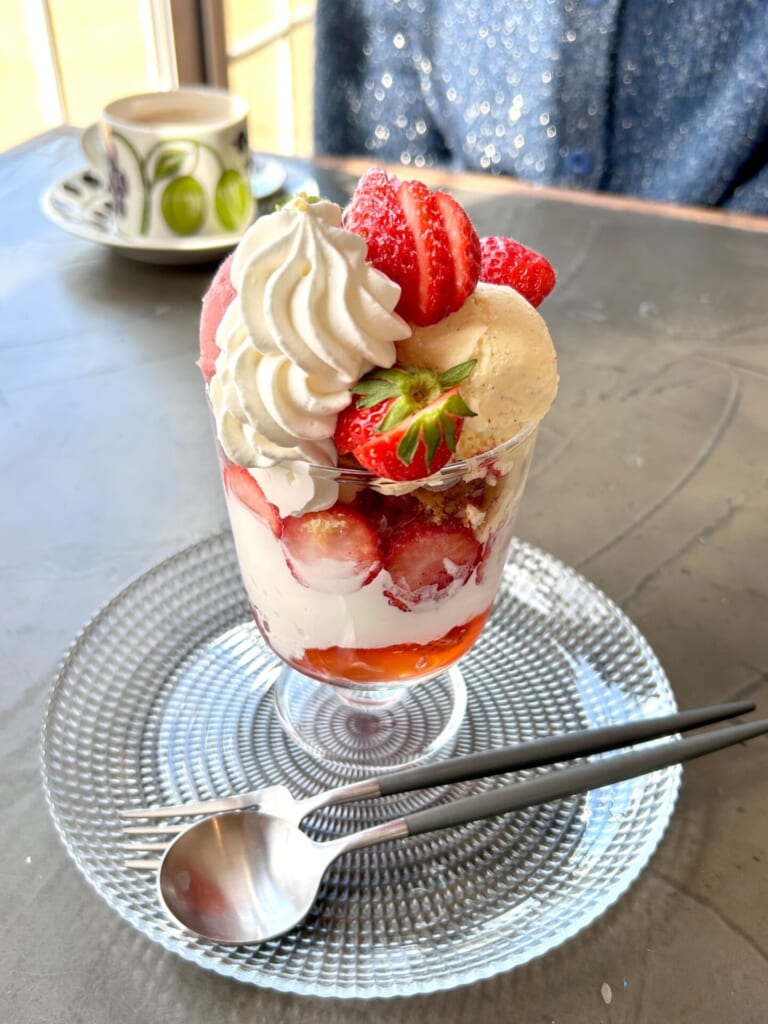 Fast Blue Cafe　strawberry parfait