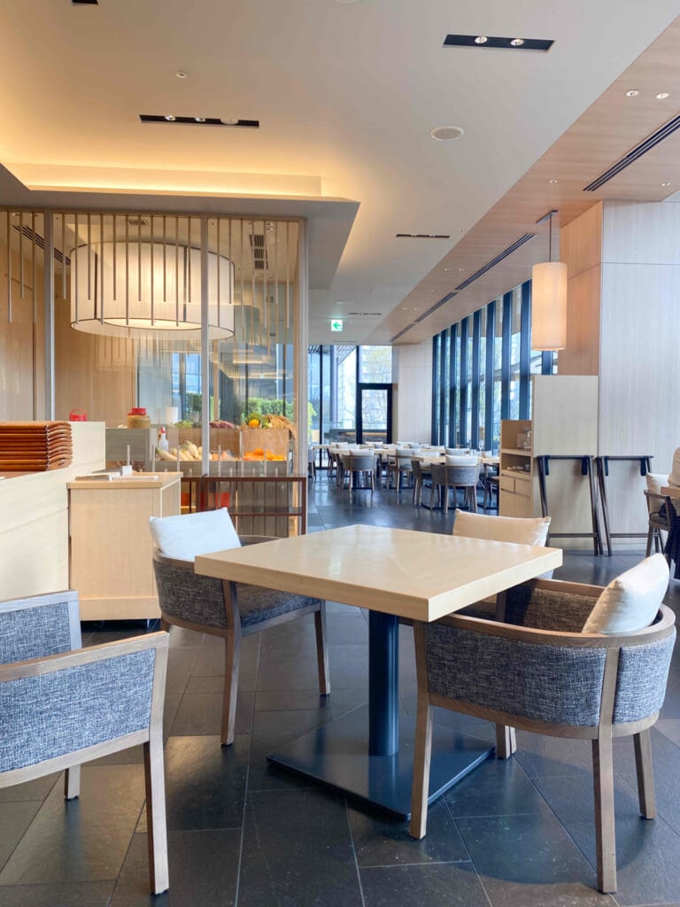 GREEN SPRINGS（グリーンスプリングス）　苺の花籠アフタヌーンティー　内観