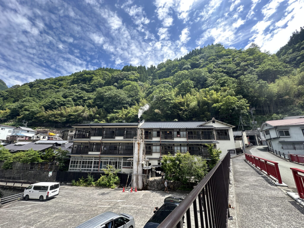 熊本県阿蘇郡小国町「杖立温泉街」