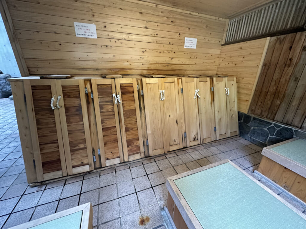 熊本県小国町　蒸気サウナ　引きで見た外観