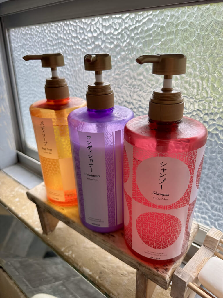 熊本県小国町　温泉　シャンプー　コンディショナー　ボディソープ