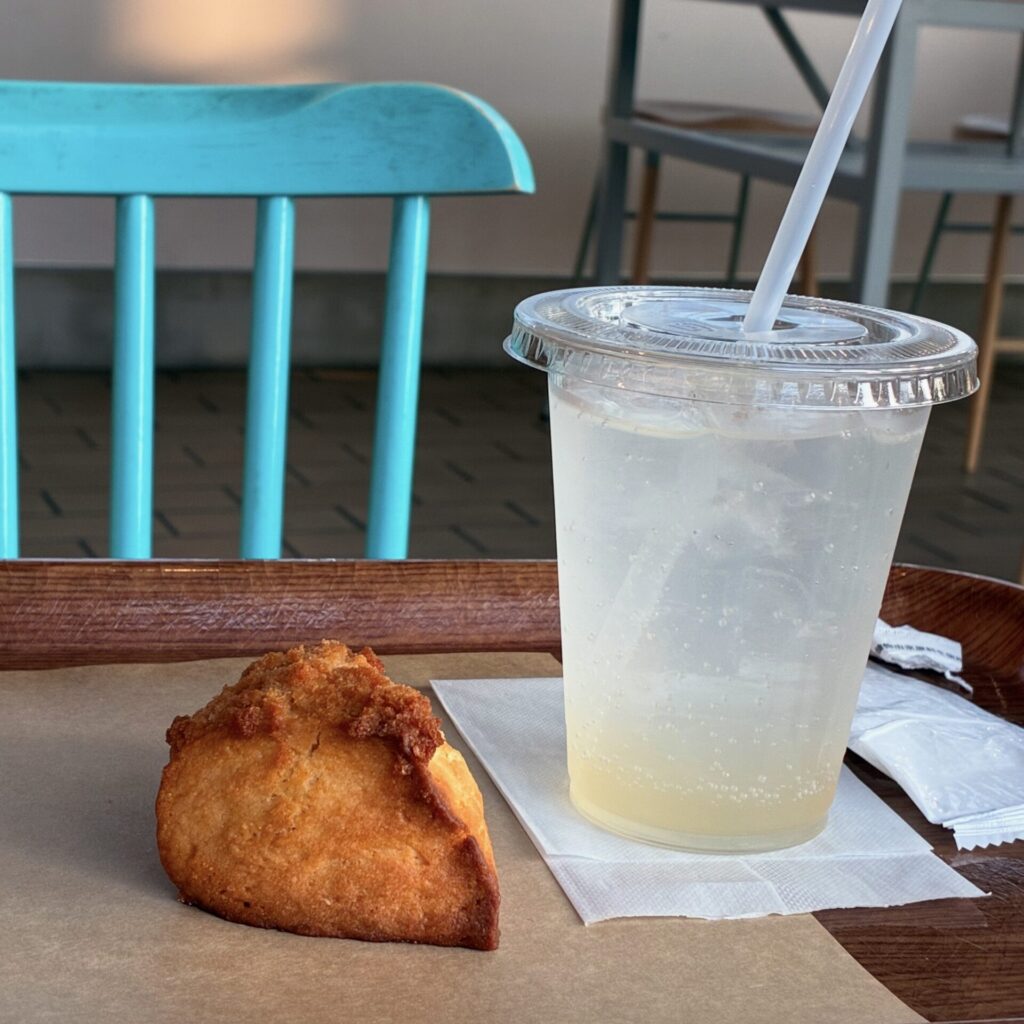レモンソーダとスコーン