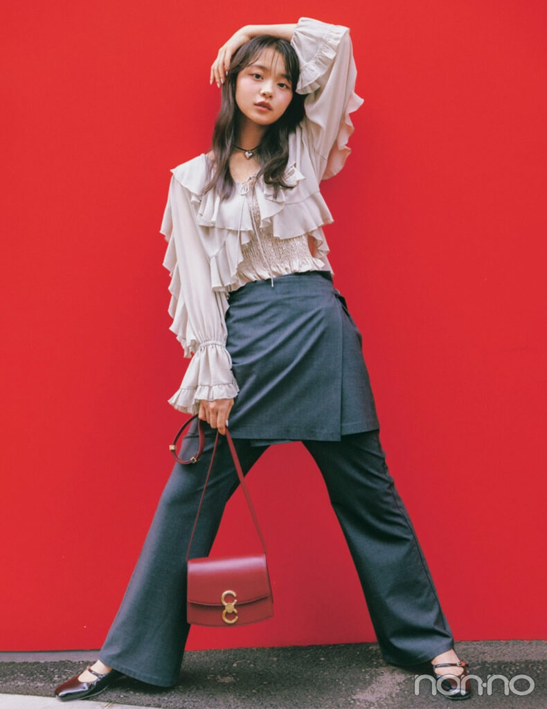 林芽亜里の大学生1週間コーデ、日曜日のレイヤードパンツスタイル