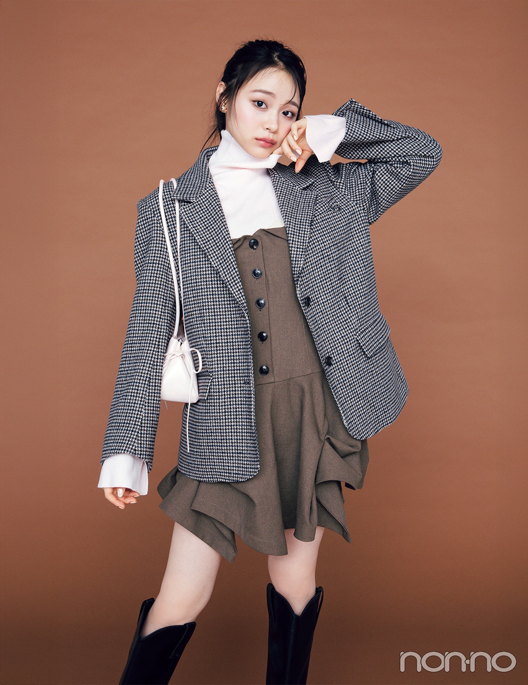 【non-no web】林芽亜里が着こなす大学生の毎日コーデ