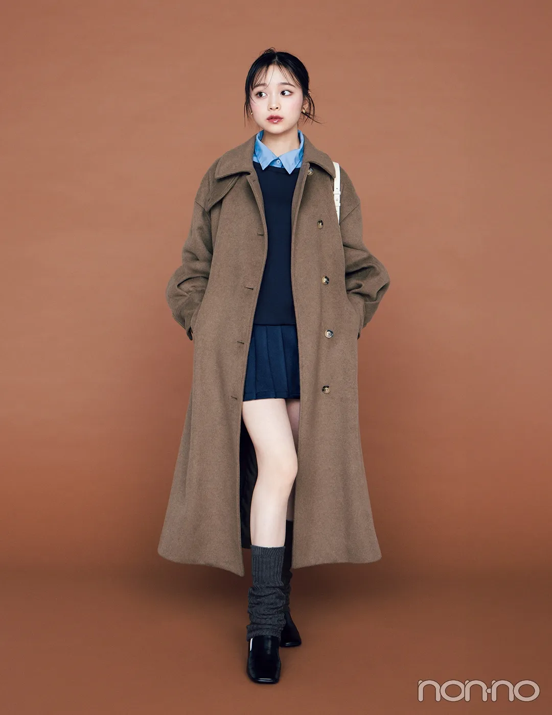 林芽亜里の大学生の一週間コーデ 金曜日のロングコートスタイル