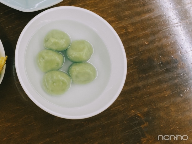 餃天堂の緑色の水餃子