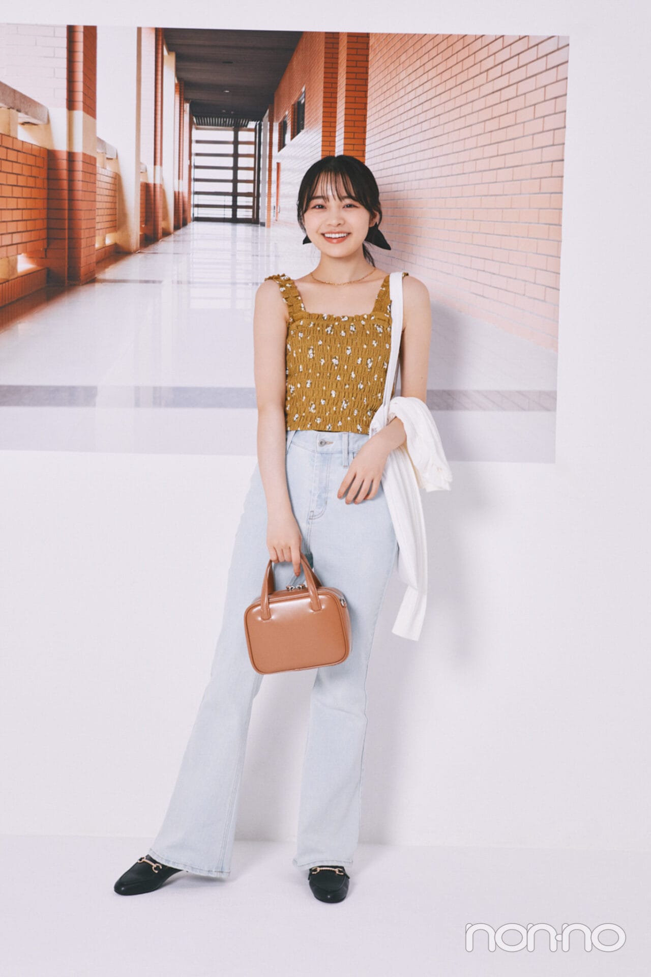 フレアデニム×花柄キャミタンの夏コーデ