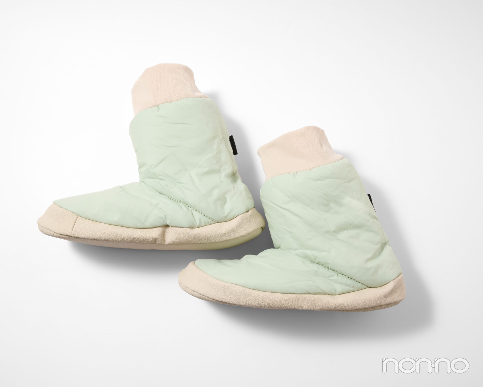 ワークマン「Heyaルームブーツ」のグリーン