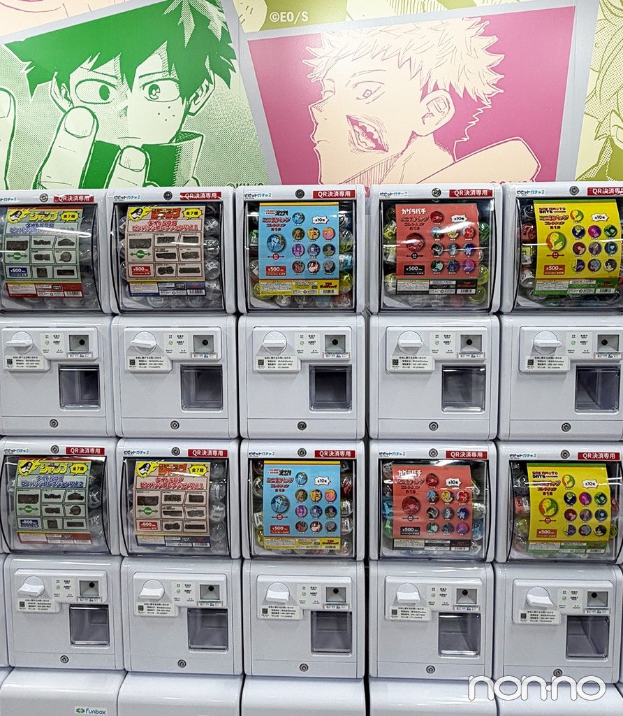 ミニ缶バッジやピンバッジのカプセルトイ