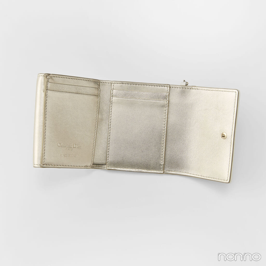 ディオールのレディ ディオール  Lotusウォレットの中身
