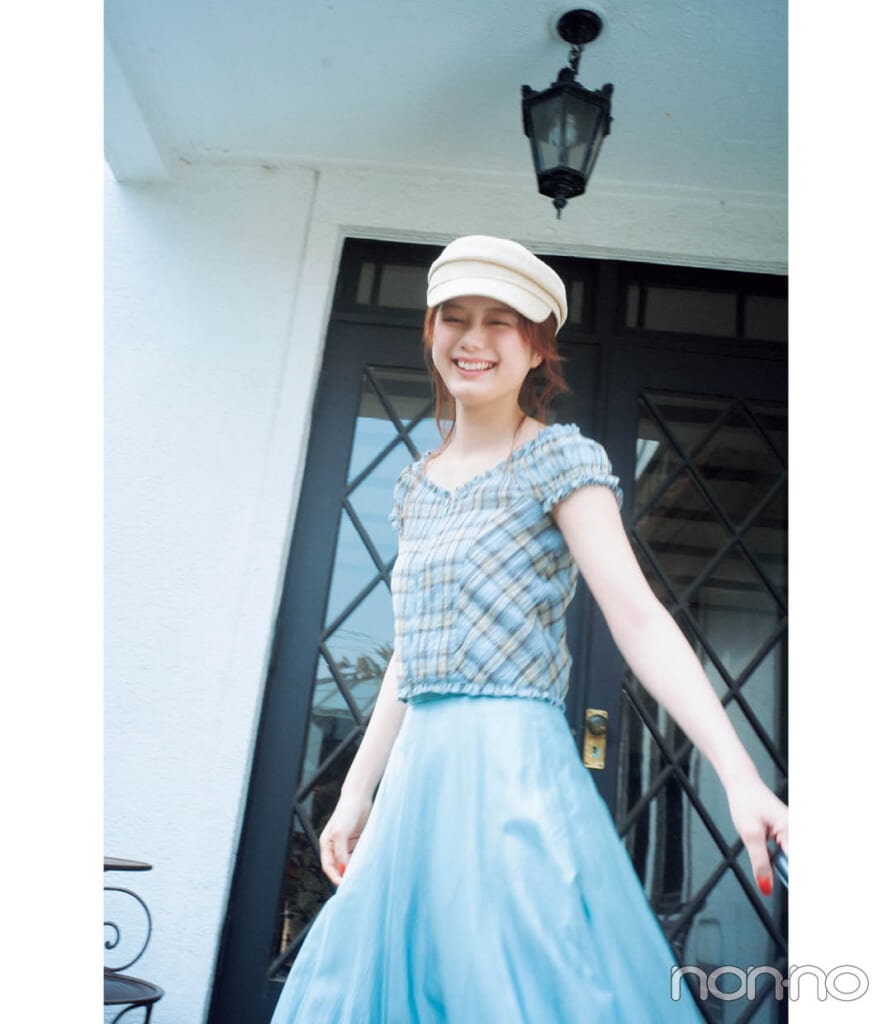 紺野彩夏のチェック柄メロ甘トップスコーデ