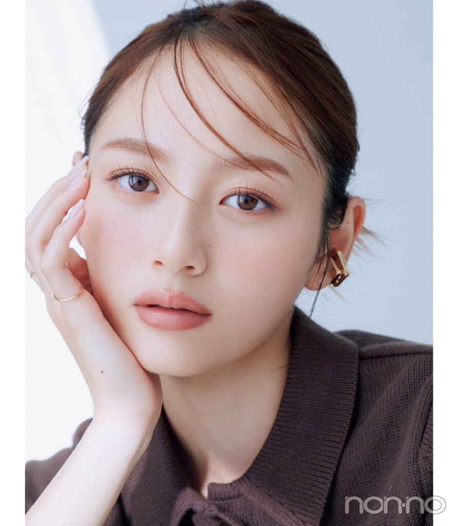 加藤栞の美容のきほんフェイスパウダーモデルカット2