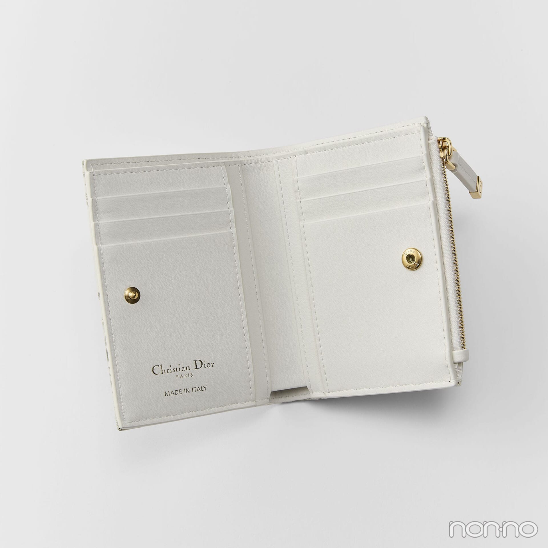 ディオールの財布「ディオール カロ❛Dahlia❜ウォレット」を開いた状態　中身　内ポケット