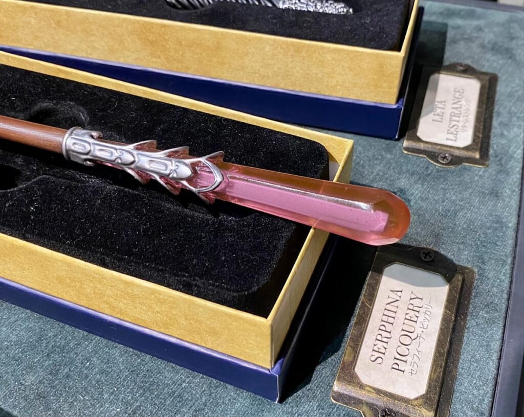 「セラフィーナ・ピッカリーの杖」 アップ