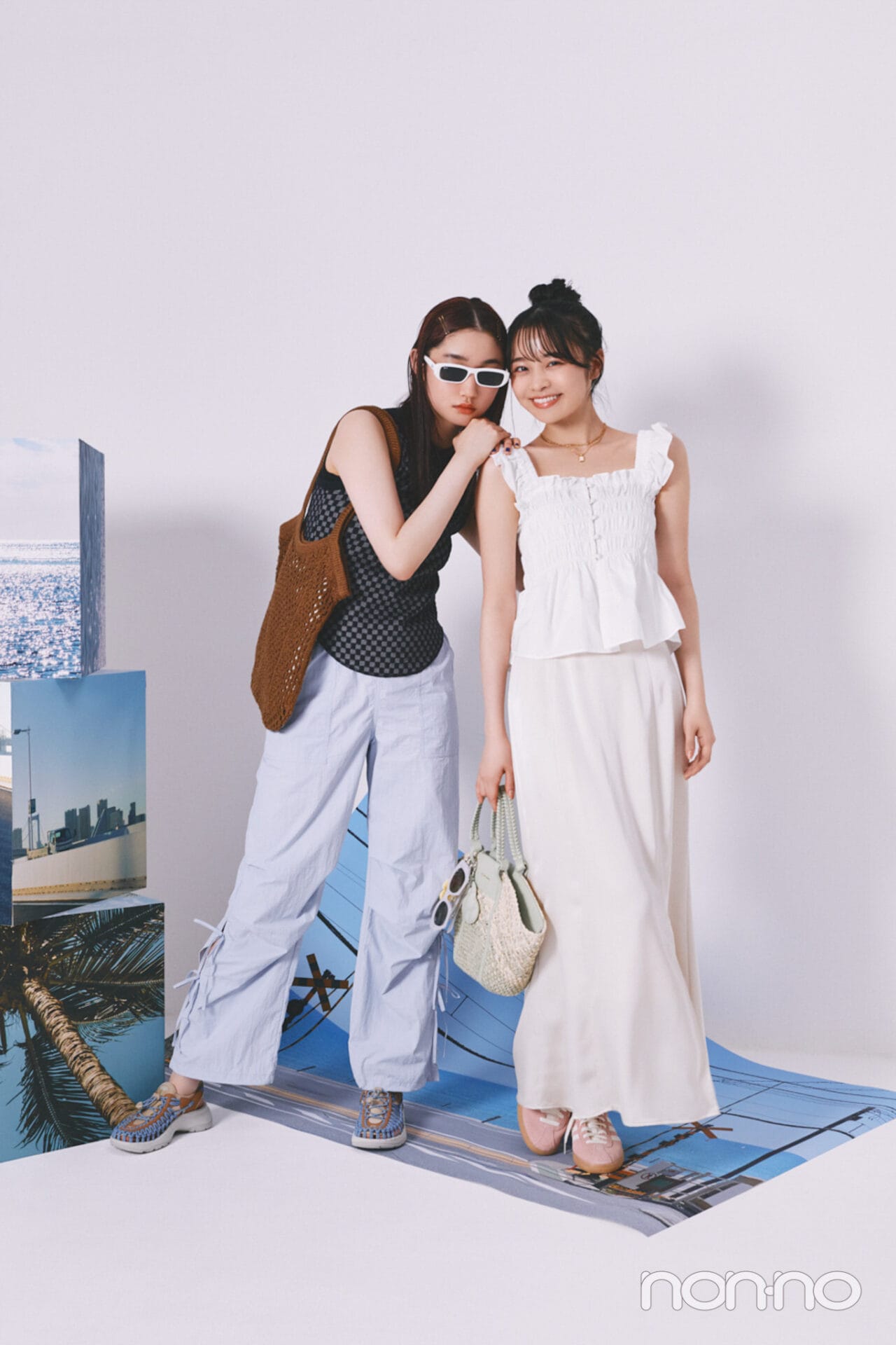 海ドライブコーデの林芽亜里と小宮山莉渚