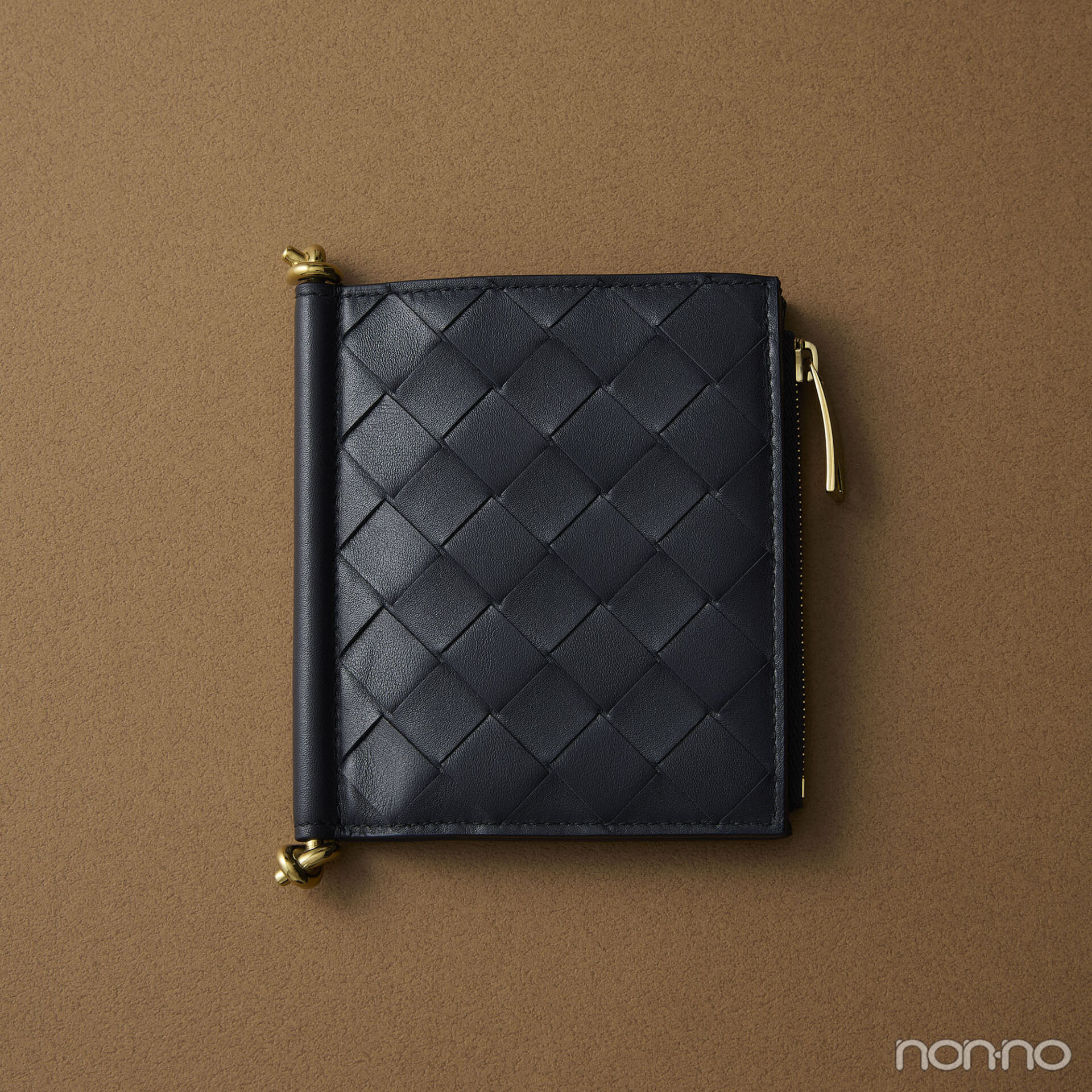 2026年開運財布ボッテガ・ヴェネタの新作「ソルティス スモール 二つ折りウォレット」ブラック