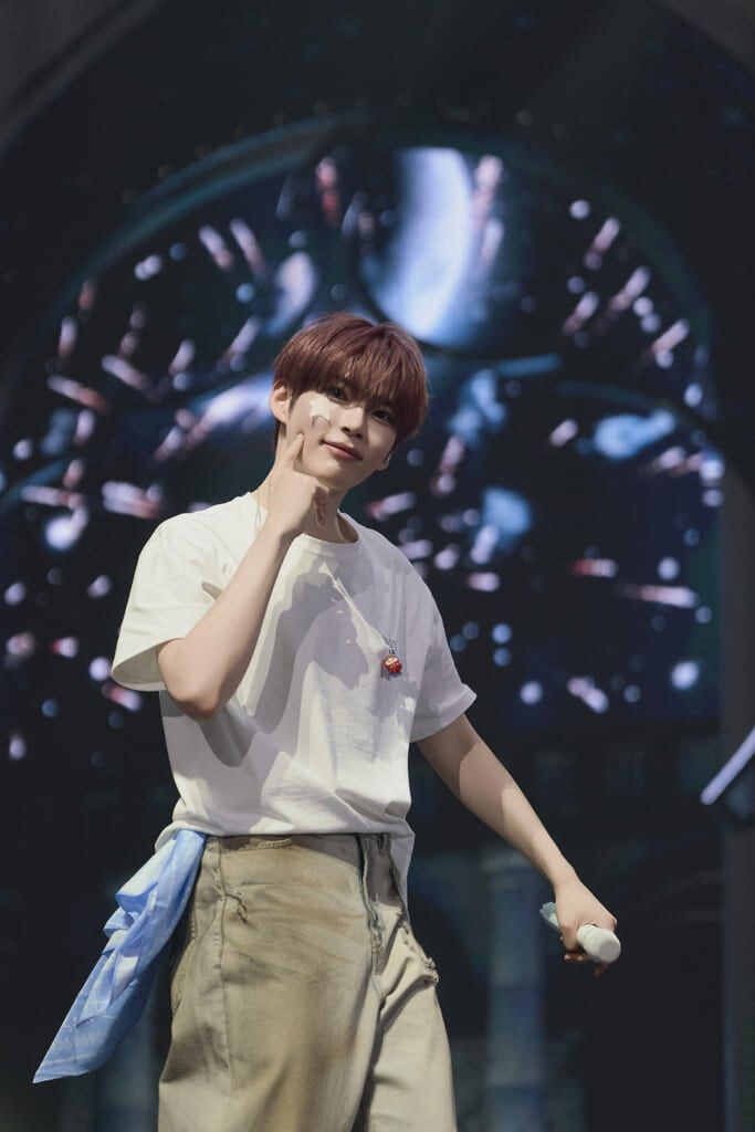 赤髪がお似合いなSUNG HAN BINさん