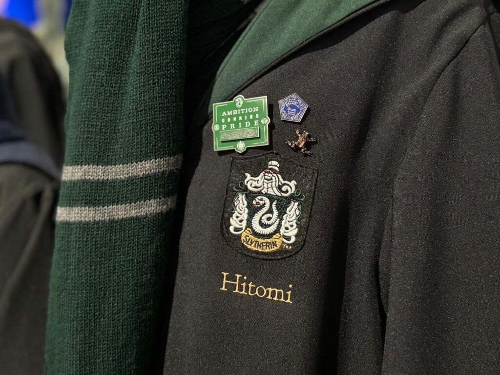 スタジオツアー東京「ローブ カスタマイズ（名入れ込み）」名前アップ、バッジ