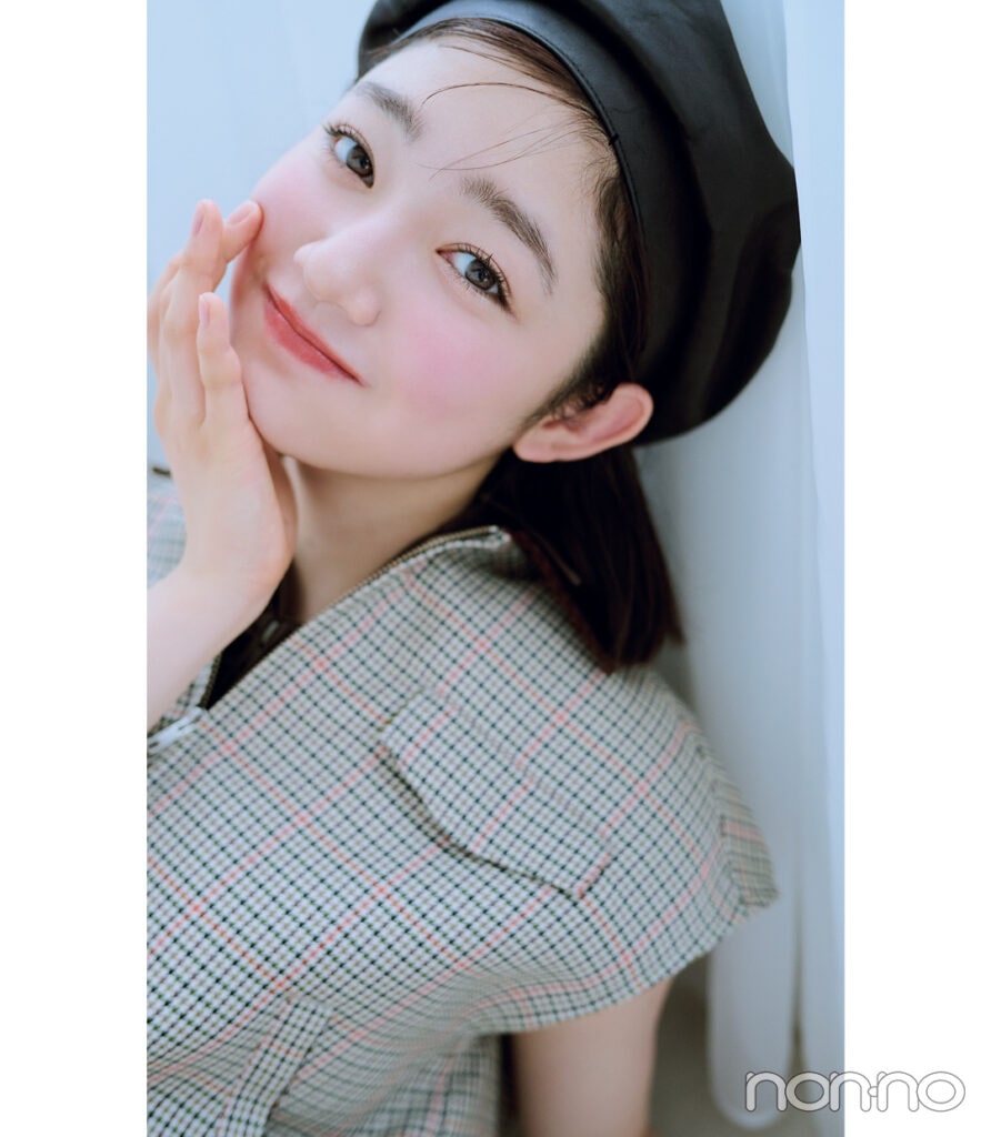 小宮山莉渚の莉渚のペディキュアモデルカット3