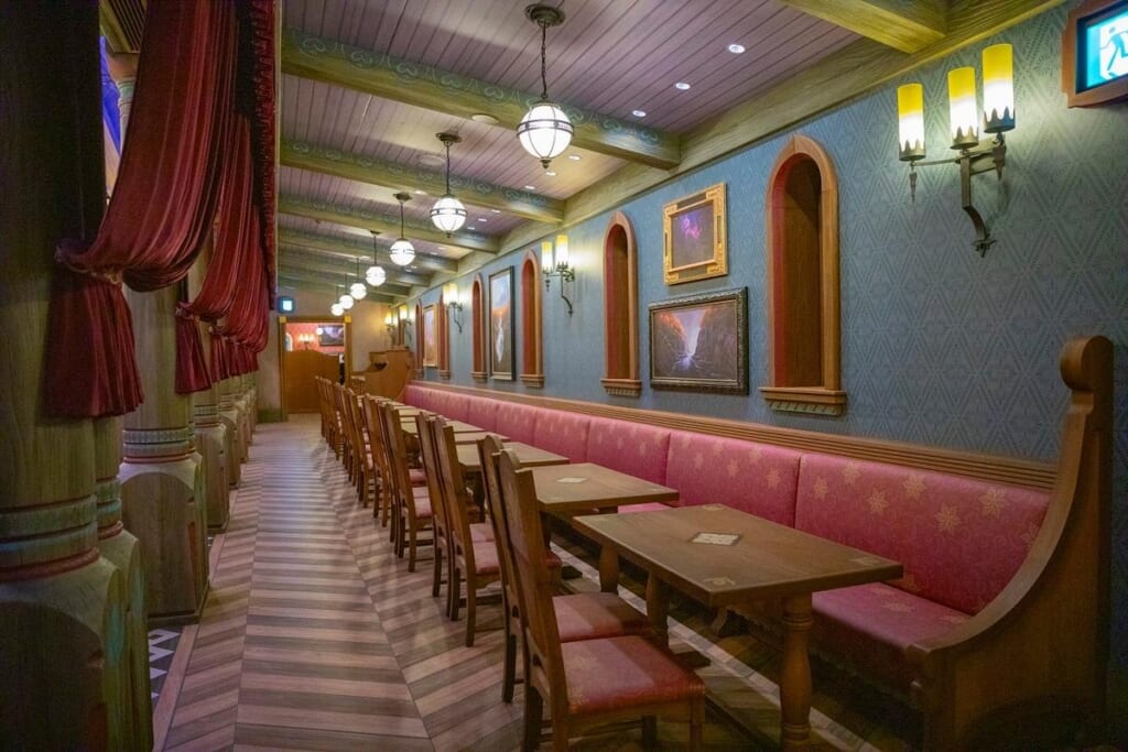 アナ雪レストラン内観、大広間サイド