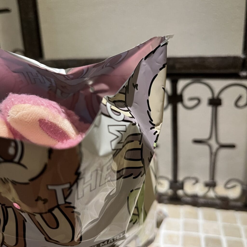 THE MONSTERS Exciting Macaron 開封の様子