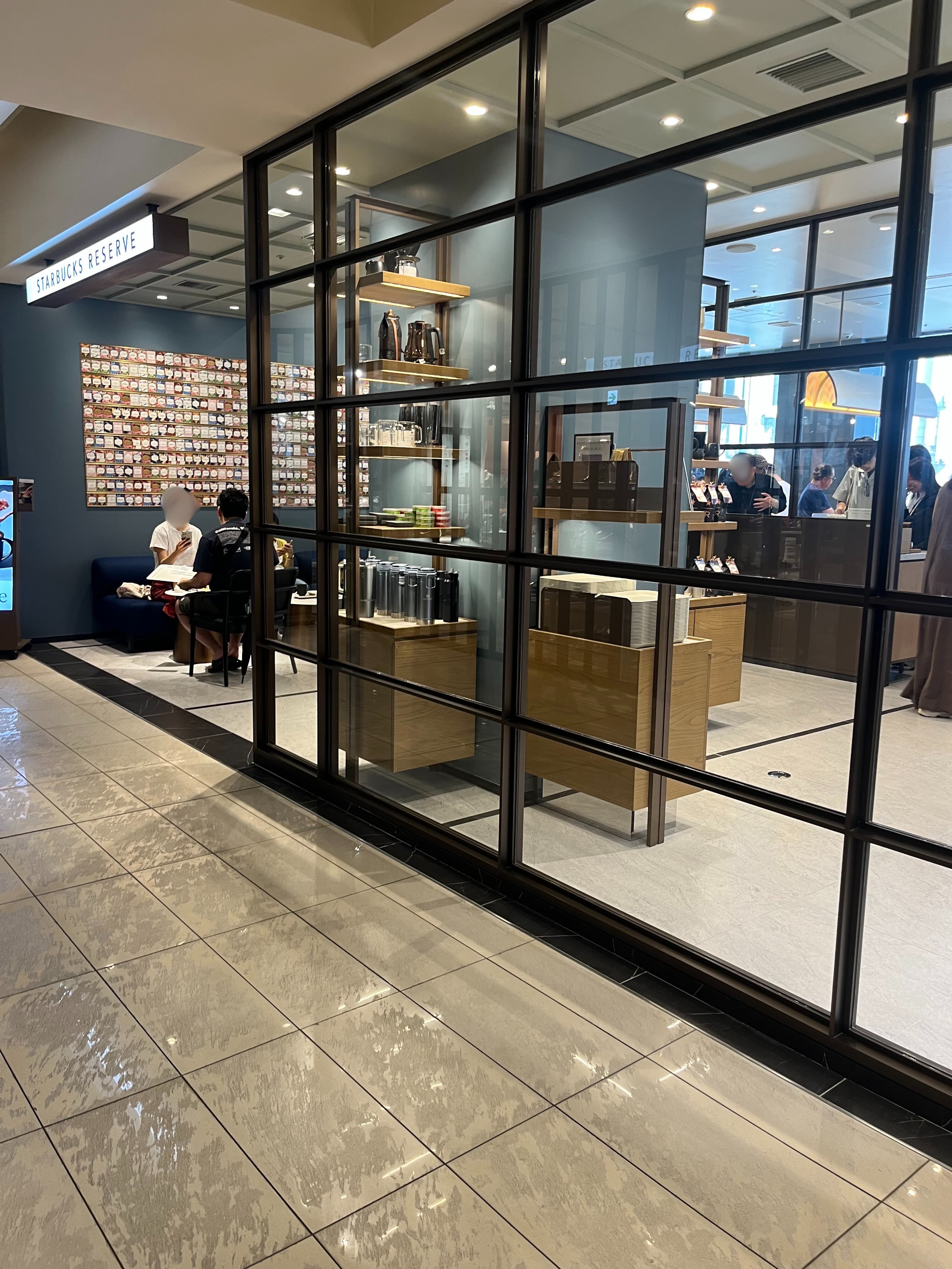 スターバックスリザーブ®カフェ　外観