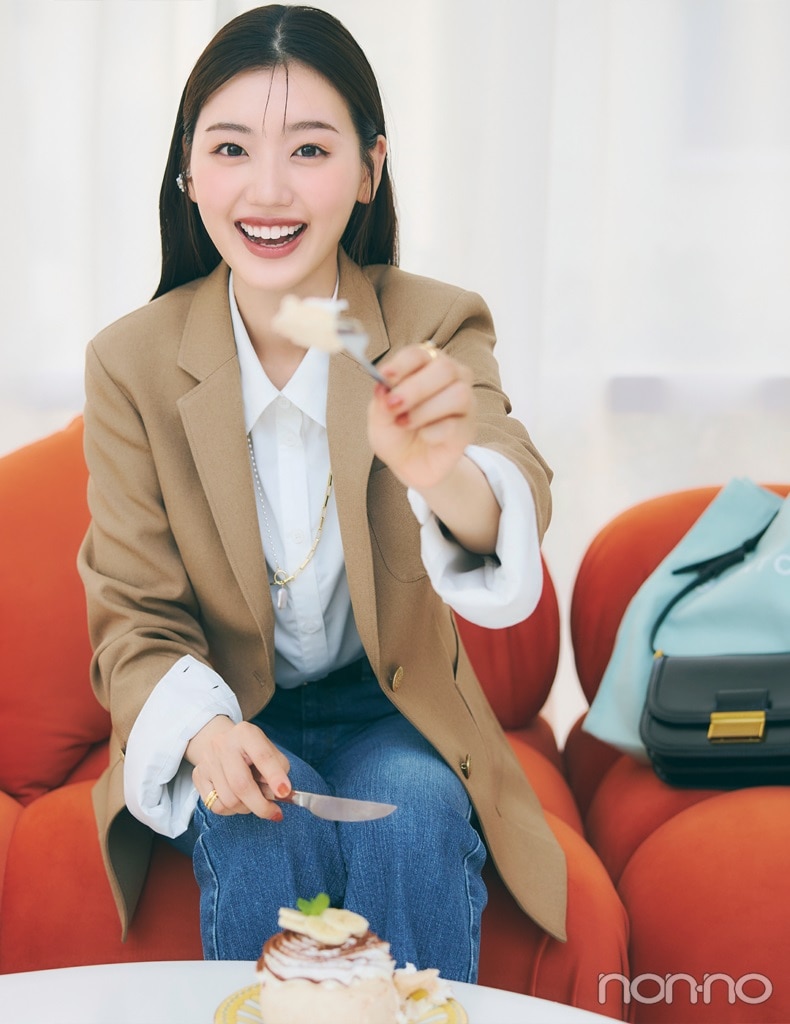 佐々木美玲の大学生1週間コーデ、火曜日のジャケットスタイル