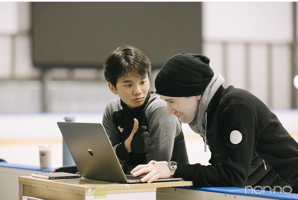 友野一希さんと振付師のミーシャ・ジーさん