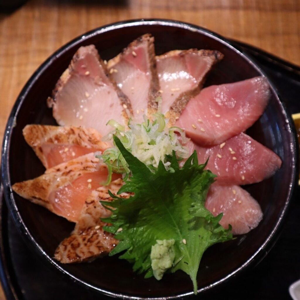 炙り海鮮丼　ひがし茶屋街　うしおや