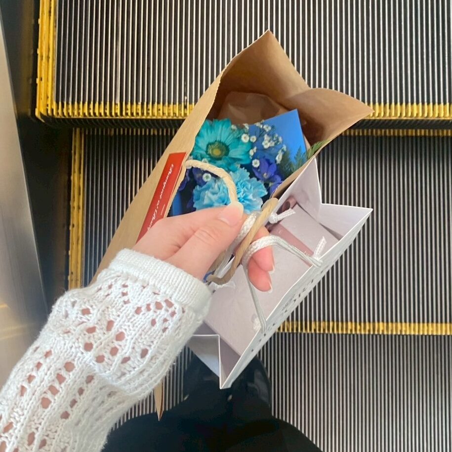 花束とプレゼント