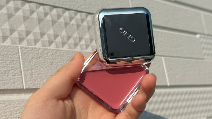 CLIOのチーク 外での撮影