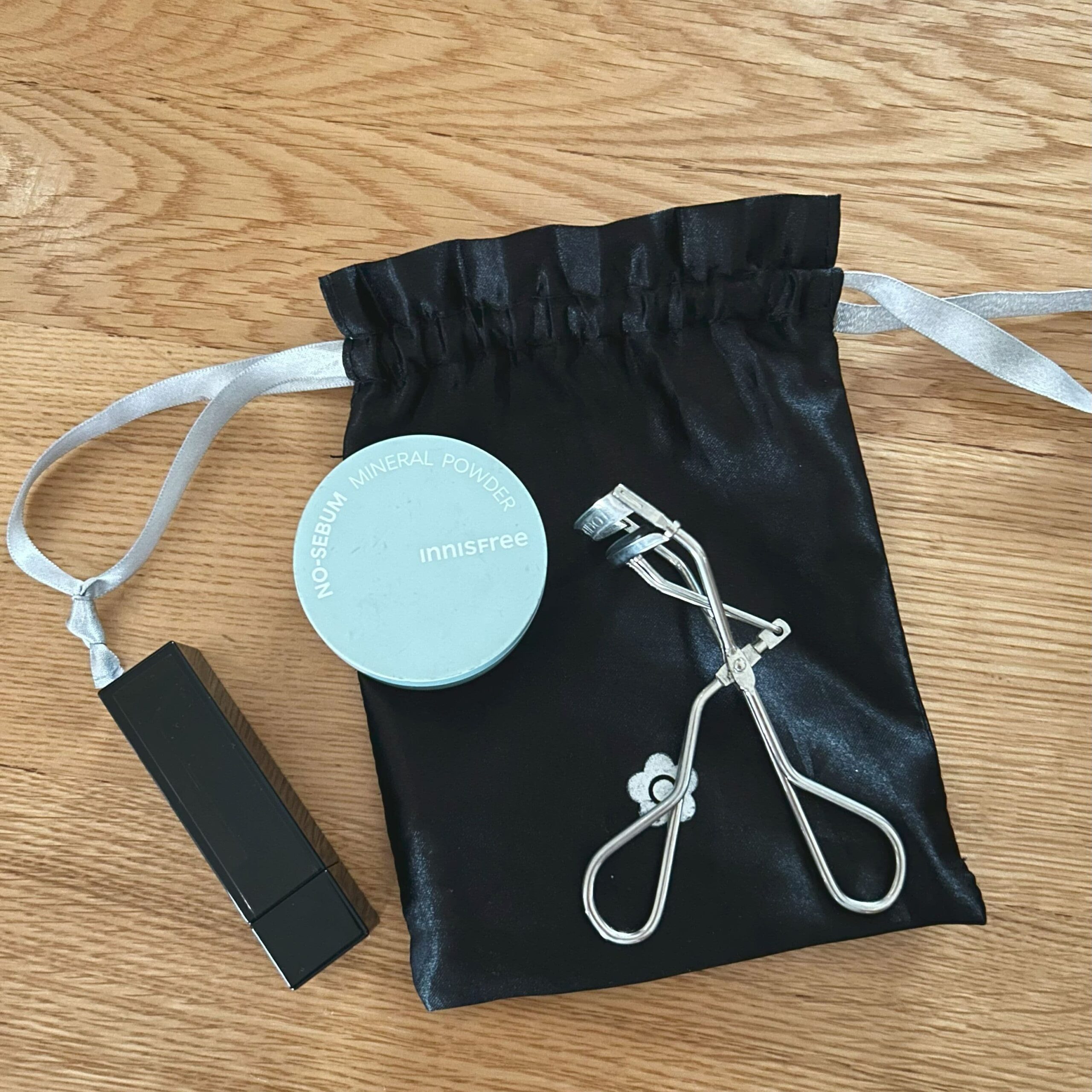 メイクポーチの中身