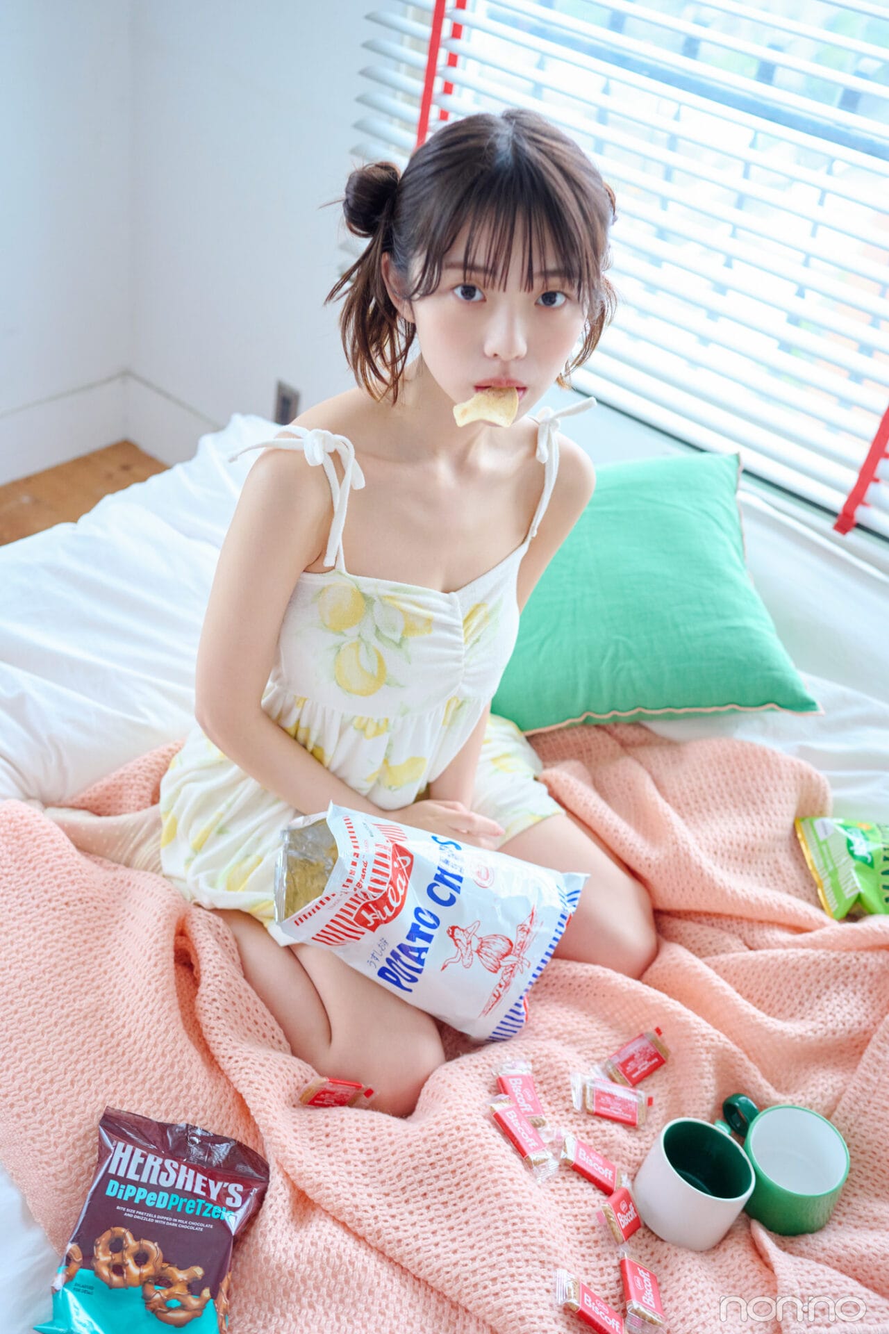 菊地姫奈の夏の肌見せルームウェア映えルームウェアのレモン柄