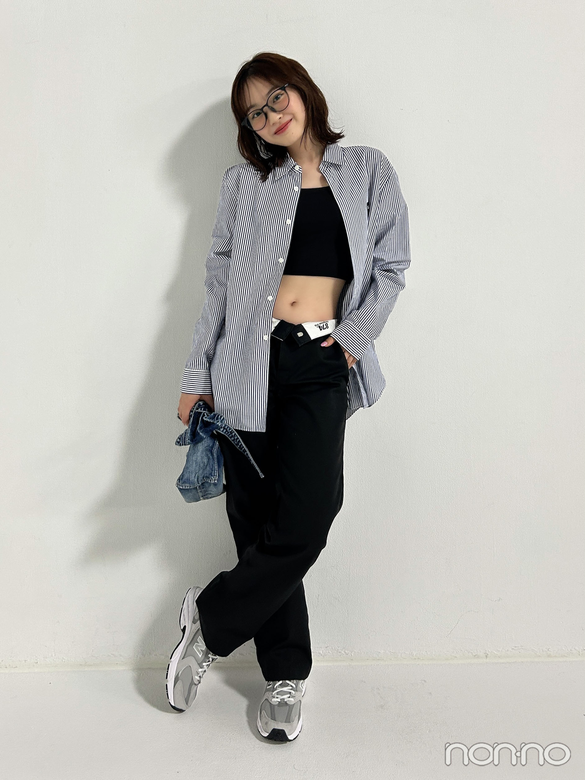 村上なずなの私服の全身カット