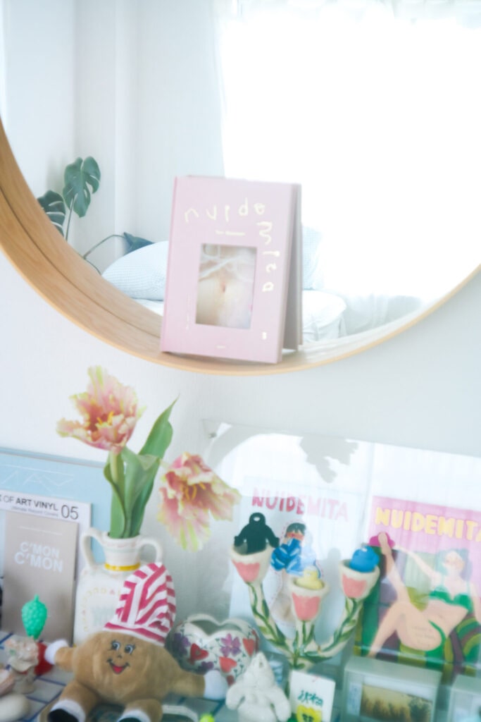 フォトグラファー・花盛友里さんの写真集「nuidemita - 脱いでみた。3 -」