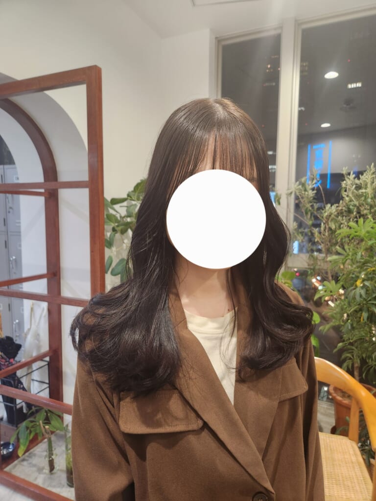 ヘアカラー オリーブグレージュ 正面 写真